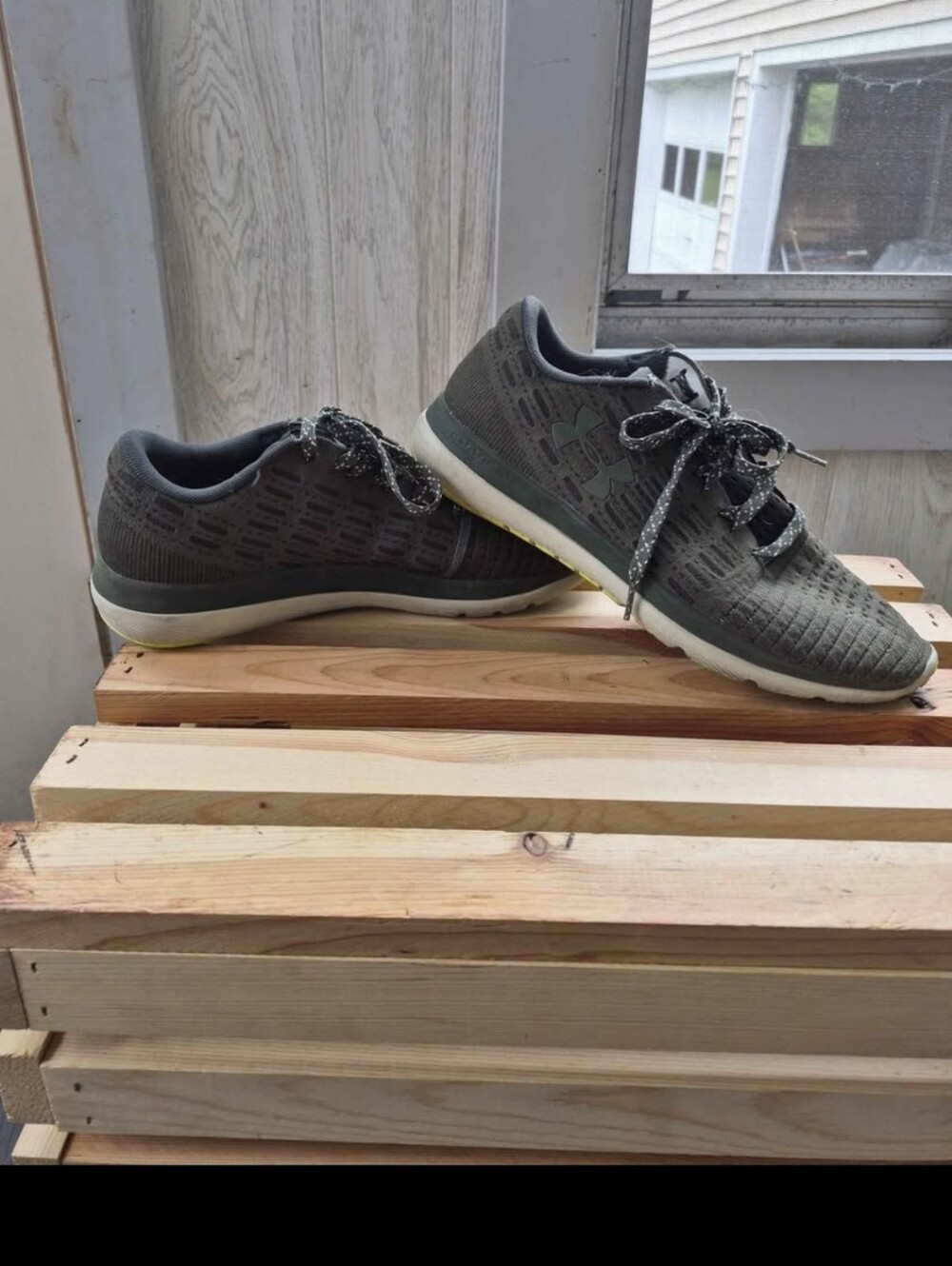 Men's Athletic Knit Sneakers - Gray